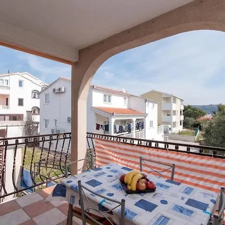 Apartment Fidelis - One Bedroom With Terrace And Garden View 4 Trogir