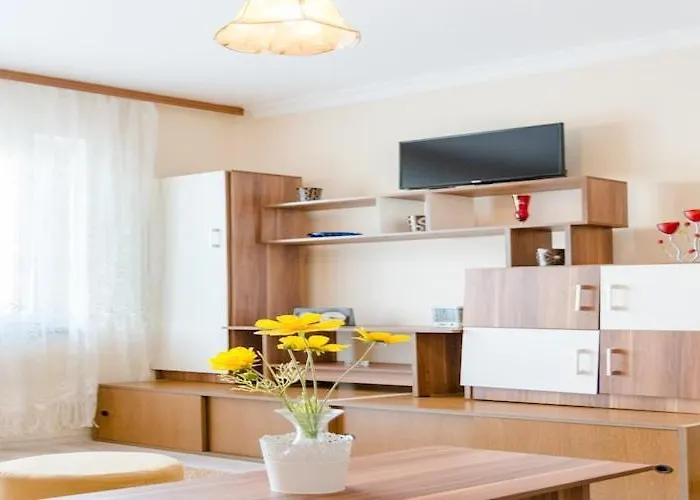 Апартаменти Fidelis - One Bedroom With Terrace And Garden View 4 *