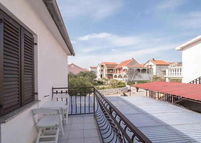 Апартаменти Fidelis - One Bedroom With Terrace And Garden View 4