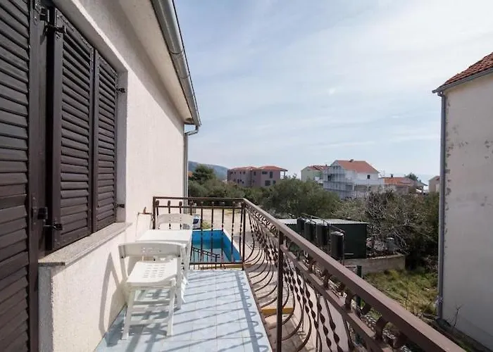 Fidelis - One Bedroom With Terrace And Garden View 4 Апартаменти Трогір