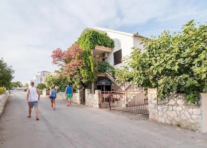 Fidelis - One Bedroom With Terrace And Garden View 4 Apartment Trogir